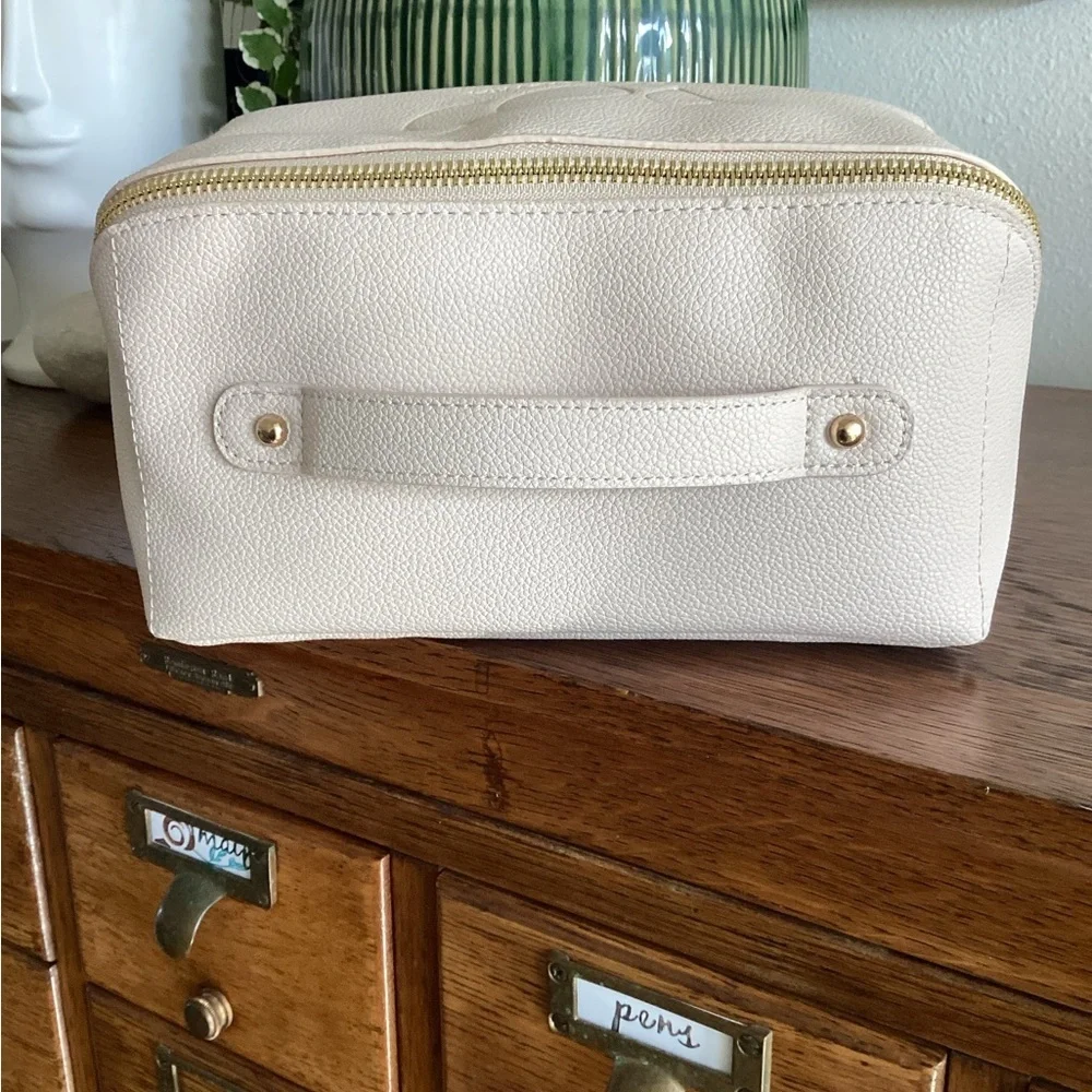 VOS High Capacity Makeup Bag, NWOT